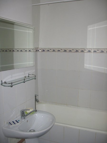 Drumul Taberei, langa metrou Favorit, pet friendly